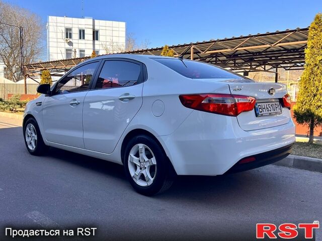 Белый Киа Рио, объемом двигателя 1.6 л и пробегом 48 тыс. км за 10200 $, фото 2 на Automoto.ua