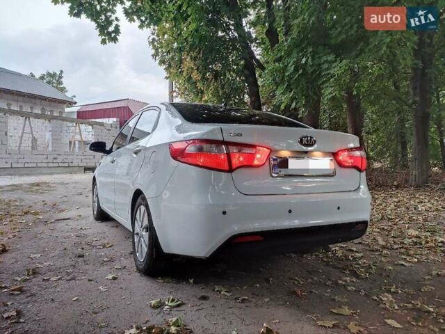 Белый Киа Рио, объемом двигателя 1.59 л и пробегом 172 тыс. км за 9000 $, фото 8 на Automoto.ua