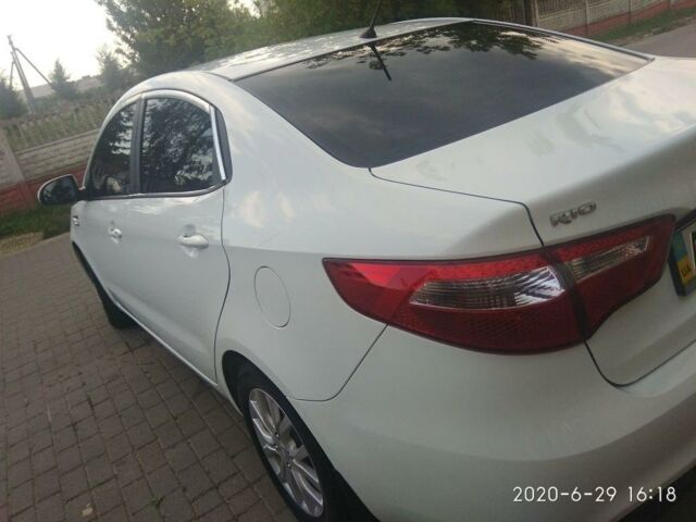 Белый Киа Рио, объемом двигателя 1.4 л и пробегом 83 тыс. км за 10200 $, фото 9 на Automoto.ua