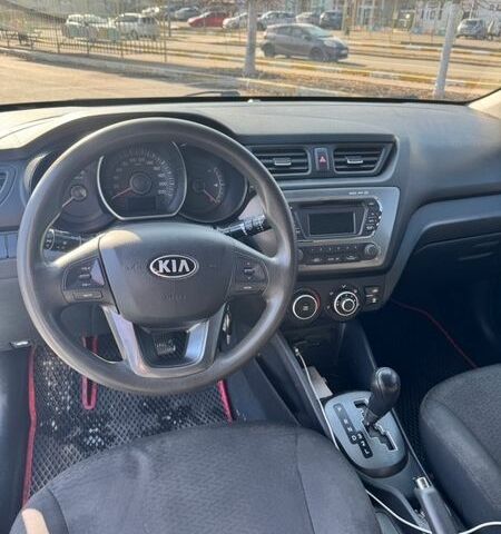 Білий Кіа Ріо, об'ємом двигуна 1.4 л та пробігом 252 тис. км за 6300 $, фото 5 на Automoto.ua