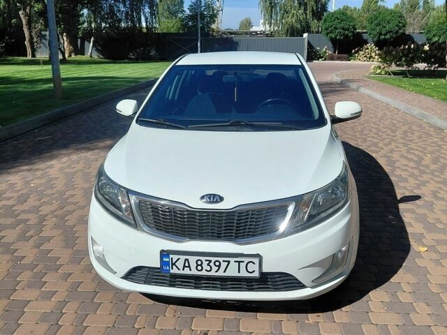 Белый Киа Рио, объемом двигателя 1.59 л и пробегом 183 тыс. км за 6100 $, фото 3 на Automoto.ua