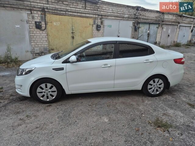 Белый Киа Рио, объемом двигателя 1.6 л и пробегом 156 тыс. км за 8700 $, фото 7 на Automoto.ua