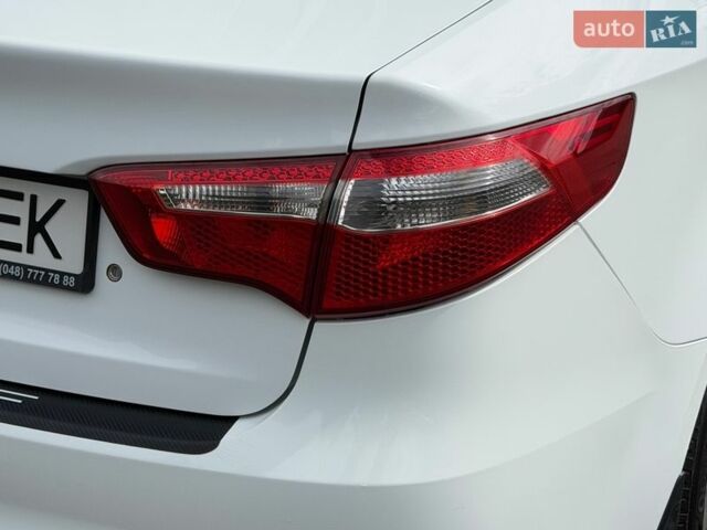 Білий Кіа Ріо, об'ємом двигуна 1.4 л та пробігом 139 тис. км за 8200 $, фото 12 на Automoto.ua