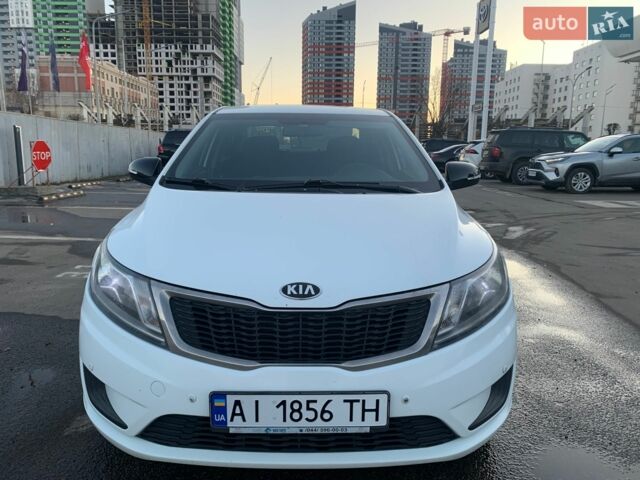 Белый Киа Рио, объемом двигателя 1.4 л и пробегом 216 тыс. км за 8555 $, фото 7 на Automoto.ua