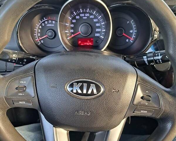 Белый Киа Рио, объемом двигателя 1.4 л и пробегом 177 тыс. км за 7900 $, фото 5 на Automoto.ua