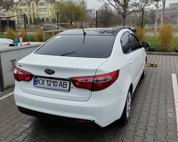 Белый Киа Рио, объемом двигателя 1.4 л и пробегом 91 тыс. км за 8400 $, фото 5 на Automoto.ua