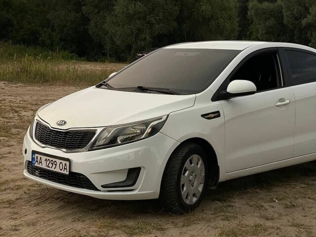 Білий Кіа Ріо, об'ємом двигуна 1.4 л та пробігом 258 тис. км за 6200 $, фото 19 на Automoto.ua
