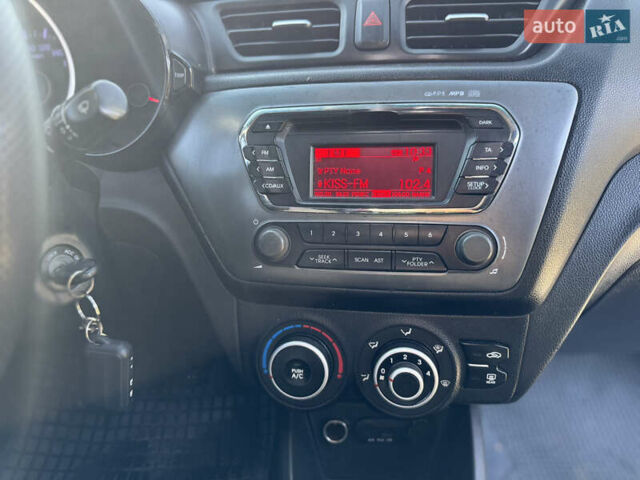 Білий Кіа Ріо, об'ємом двигуна 1.4 л та пробігом 185 тис. км за 6999 $, фото 20 на Automoto.ua