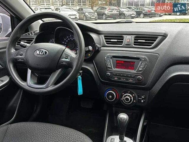 Белый Киа Рио, объемом двигателя 1.4 л и пробегом 125 тыс. км за 8000 $, фото 12 на Automoto.ua
