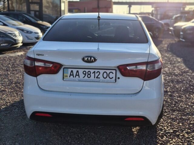 Белый Киа Рио, объемом двигателя 1.4 л и пробегом 212 тыс. км за 6999 $, фото 2 на Automoto.ua