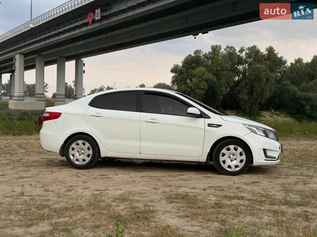 Білий Кіа Ріо, об'ємом двигуна 1.4 л та пробігом 258 тис. км за 6200 $, фото 2 на Automoto.ua