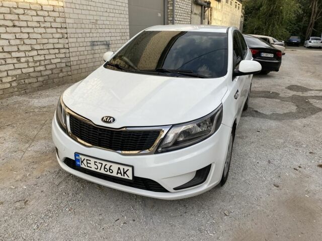 Белый Киа Рио, объемом двигателя 1.4 л и пробегом 209 тыс. км за 5700 $, фото 1 на Automoto.ua