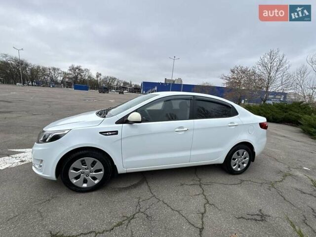 Белый Киа Рио, объемом двигателя 1.4 л и пробегом 140 тыс. км за 7800 $, фото 10 на Automoto.ua
