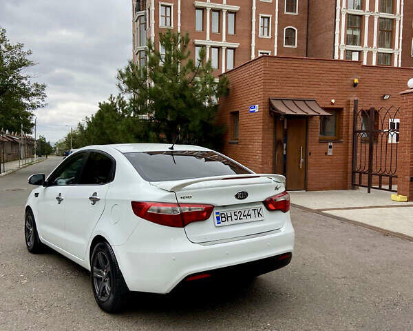 Белый Киа Рио, объемом двигателя 1.6 л и пробегом 94 тыс. км за 9200 $, фото 3 на Automoto.ua