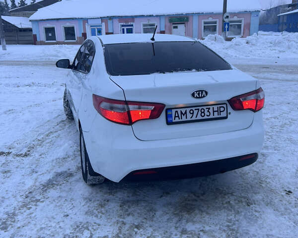 Белый Киа Рио, объемом двигателя 1.4 л и пробегом 130 тыс. км за 6900 $, фото 1 на Automoto.ua