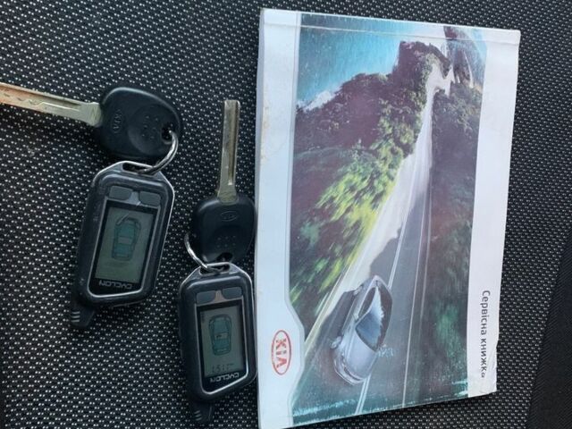 Белый Киа Рио, объемом двигателя 1.4 л и пробегом 216 тыс. км за 8555 $, фото 13 на Automoto.ua