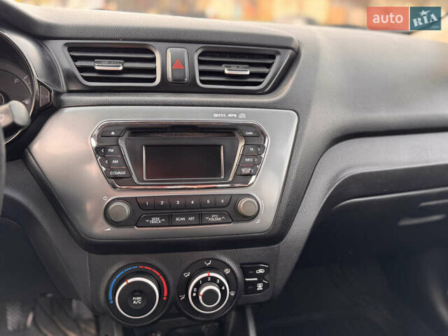 Белый Киа Рио, объемом двигателя 1.4 л и пробегом 169 тыс. км за 6500 $, фото 15 на Automoto.ua