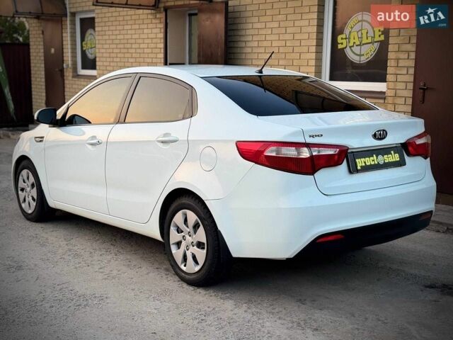 Белый Киа Рио, объемом двигателя 1.4 л и пробегом 73 тыс. км за 7950 $, фото 1 на Automoto.ua