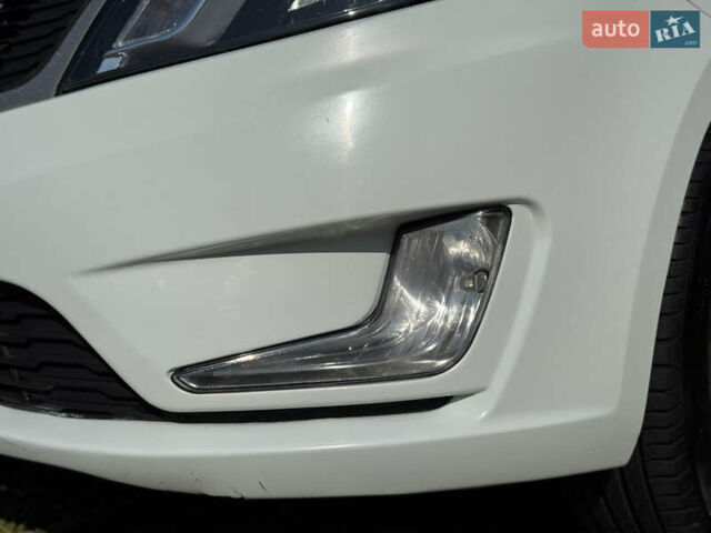 Білий Кіа Ріо, об'ємом двигуна 1.4 л та пробігом 185 тис. км за 6999 $, фото 13 на Automoto.ua