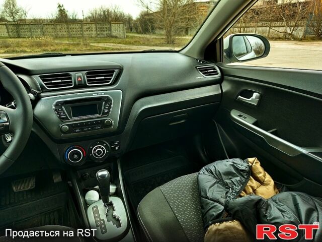 Белый Киа Рио, объемом двигателя 1.4 л и пробегом 155 тыс. км за 8300 $, фото 11 на Automoto.ua