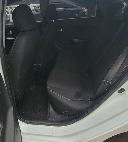 Белый Киа Рио, объемом двигателя 1.4 л и пробегом 237 тыс. км за 6400 $, фото 7 на Automoto.ua