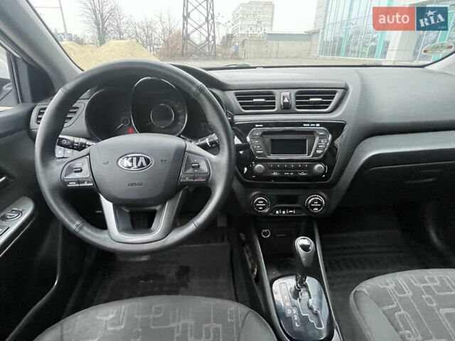 Білий Кіа Ріо, об'ємом двигуна 1.6 л та пробігом 125 тис. км за 8200 $, фото 10 на Automoto.ua