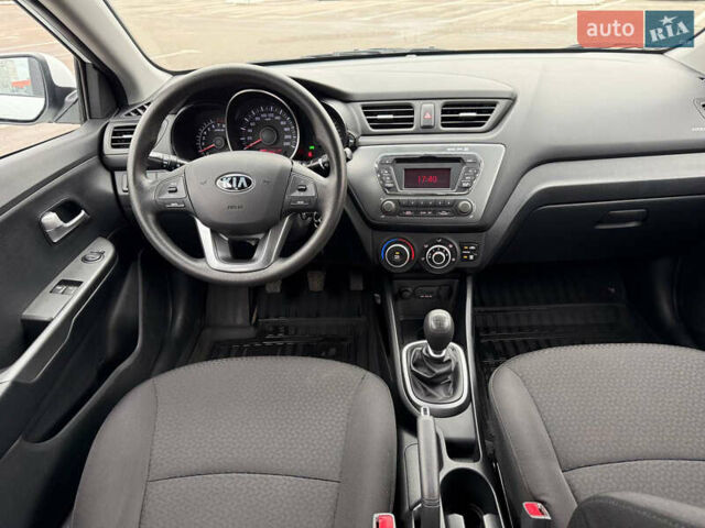 Белый Киа Рио, объемом двигателя 1.4 л и пробегом 23 тыс. км за 9900 $, фото 24 на Automoto.ua