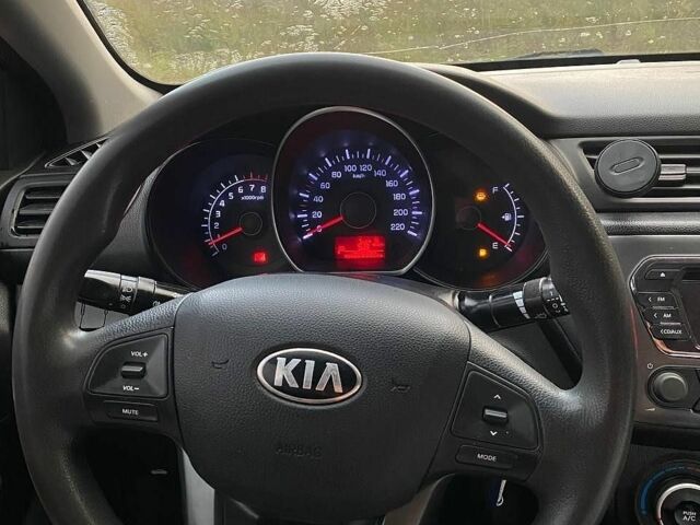 Білий Кіа Ріо, об'ємом двигуна 1.4 л та пробігом 258 тис. км за 6200 $, фото 16 на Automoto.ua