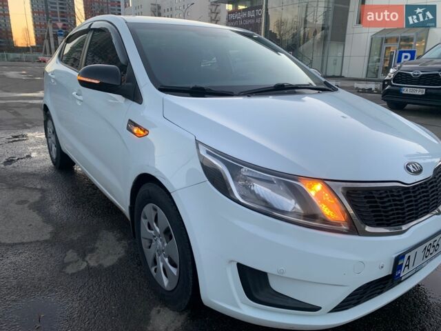 Белый Киа Рио, объемом двигателя 1.4 л и пробегом 216 тыс. км за 8555 $, фото 4 на Automoto.ua