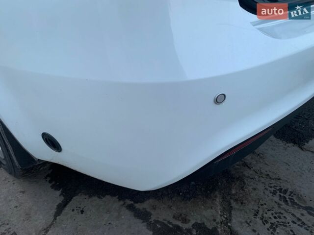 Белый Киа Рио, объемом двигателя 1.4 л и пробегом 216 тыс. км за 8555 $, фото 17 на Automoto.ua