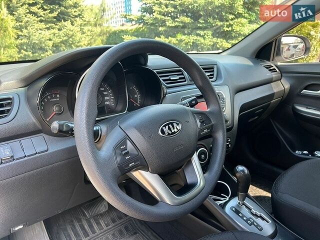Белый Киа Рио, объемом двигателя 1.4 л и пробегом 140 тыс. км за 8900 $, фото 8 на Automoto.ua