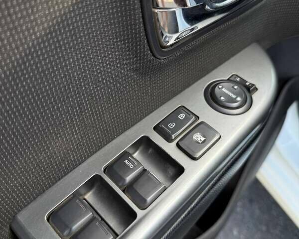Білий Кіа Ріо, об'ємом двигуна 1.59 л та пробігом 106 тис. км за 8400 $, фото 11 на Automoto.ua