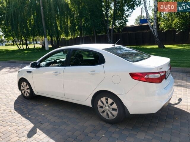 Белый Киа Рио, объемом двигателя 1.59 л и пробегом 183 тыс. км за 6100 $, фото 7 на Automoto.ua