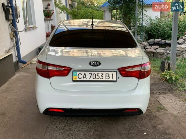 Белый Киа Рио, объемом двигателя 1.4 л и пробегом 195 тыс. км за 7500 $, фото 3 на Automoto.ua