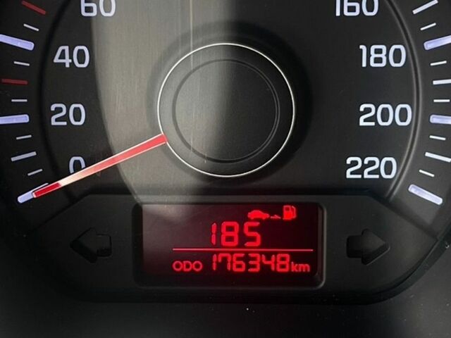 Білий Кіа Ріо, об'ємом двигуна 1.4 л та пробігом 176 тис. км за 6200 $, фото 8 на Automoto.ua