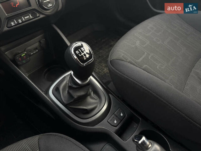 Белый Киа Рио, объемом двигателя 1.6 л и пробегом 148 тыс. км за 7800 $, фото 26 на Automoto.ua