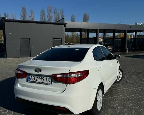 Белый Киа Рио, объемом двигателя 1.59 л и пробегом 222 тыс. км за 8600 $, фото 7 на Automoto.ua