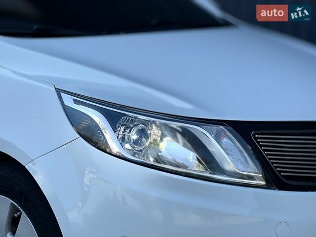 Белый Киа Рио, объемом двигателя 1.6 л и пробегом 135 тыс. км за 9199 $, фото 4 на Automoto.ua