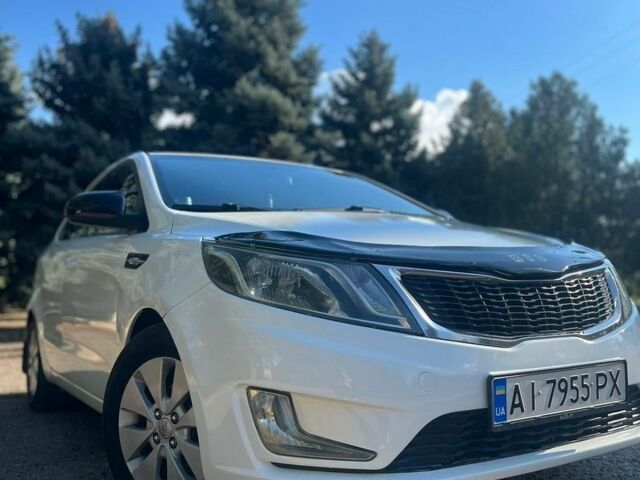 Белый Киа Рио, объемом двигателя 1.4 л и пробегом 220 тыс. км за 8000 $, фото 6 на Automoto.ua