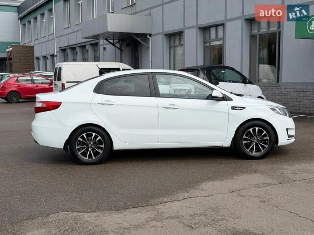 Білий Кіа Ріо, об'ємом двигуна 1.4 л та пробігом 139 тис. км за 8200 $, фото 7 на Automoto.ua