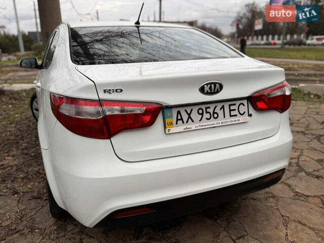 Белый Киа Рио, объемом двигателя 1.4 л и пробегом 169 тыс. км за 6500 $, фото 8 на Automoto.ua