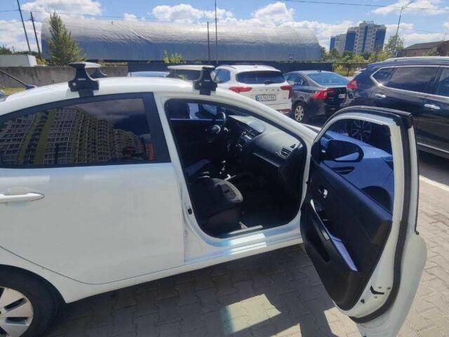 Белый Киа Рио, объемом двигателя 1.6 л и пробегом 131 тыс. км за 6958 $, фото 17 на Automoto.ua