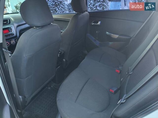 Белый Киа Рио, объемом двигателя 1.4 л и пробегом 144 тыс. км за 7700 $, фото 18 на Automoto.ua