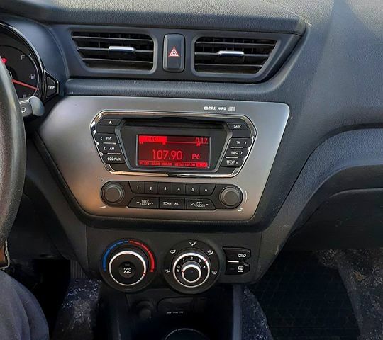 Белый Киа Рио, объемом двигателя 1.4 л и пробегом 58 тыс. км за 5800 $, фото 1 на Automoto.ua