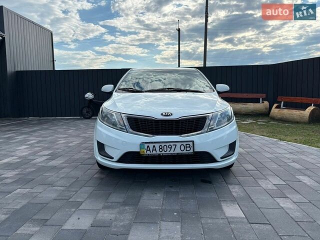 Белый Киа Рио, объемом двигателя 1.4 л и пробегом 157 тыс. км за 6800 $, фото 1 на Automoto.ua