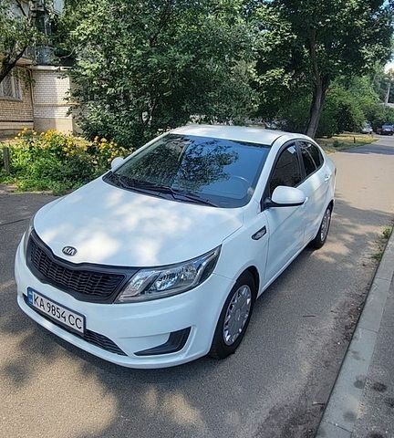 Белый Киа Рио, объемом двигателя 1.4 л и пробегом 237 тыс. км за 6400 $, фото 4 на Automoto.ua