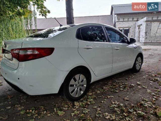 Белый Киа Рио, объемом двигателя 1.59 л и пробегом 172 тыс. км за 9000 $, фото 4 на Automoto.ua