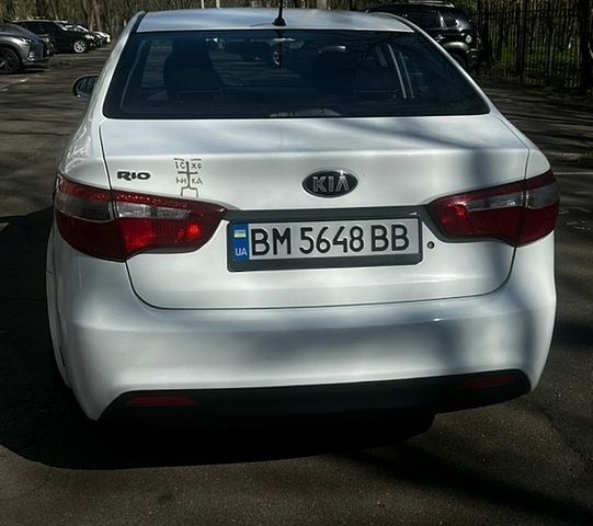 Белый Киа Рио, объемом двигателя 1.4 л и пробегом 176 тыс. км за 6800 $, фото 6 на Automoto.ua
