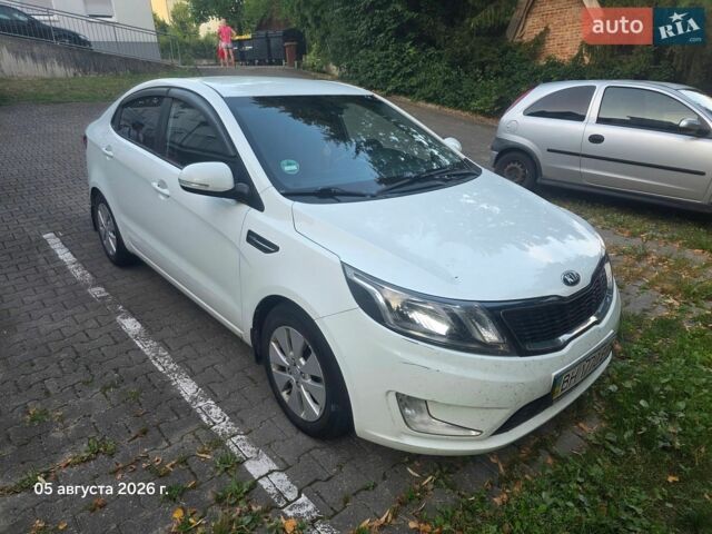 Білий Кіа Ріо, об'ємом двигуна 1.59 л та пробігом 152 тис. км за 9257 $, фото 2 на Automoto.ua
