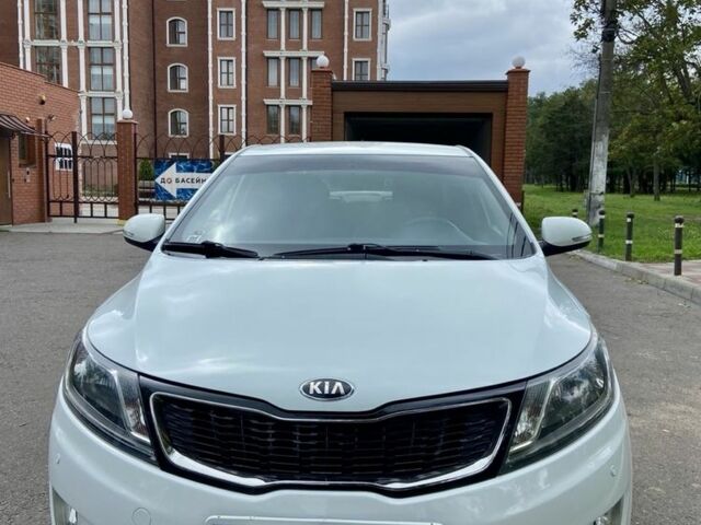 Белый Киа Рио, объемом двигателя 1.6 л и пробегом 98 тыс. км за 8900 $, фото 2 на Automoto.ua